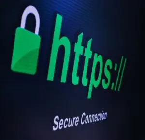 Schloss-Symbol und https-Schriftzug als Sinnbild f&uuml;r eine verschl&uuml;sselte Verbindung